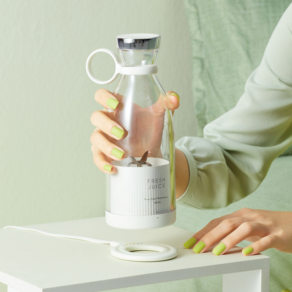 Household Portable Rechargeable Mini Electric Juicer