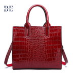 Women’s Crocodile Pattern Crossbody Bag
