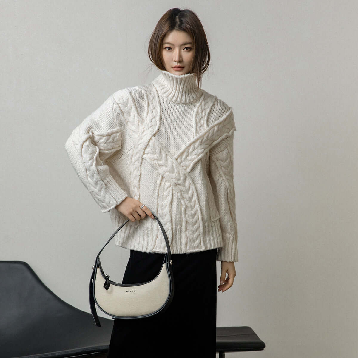 Black & White Crescent Bag – A Modern Vintage Statement