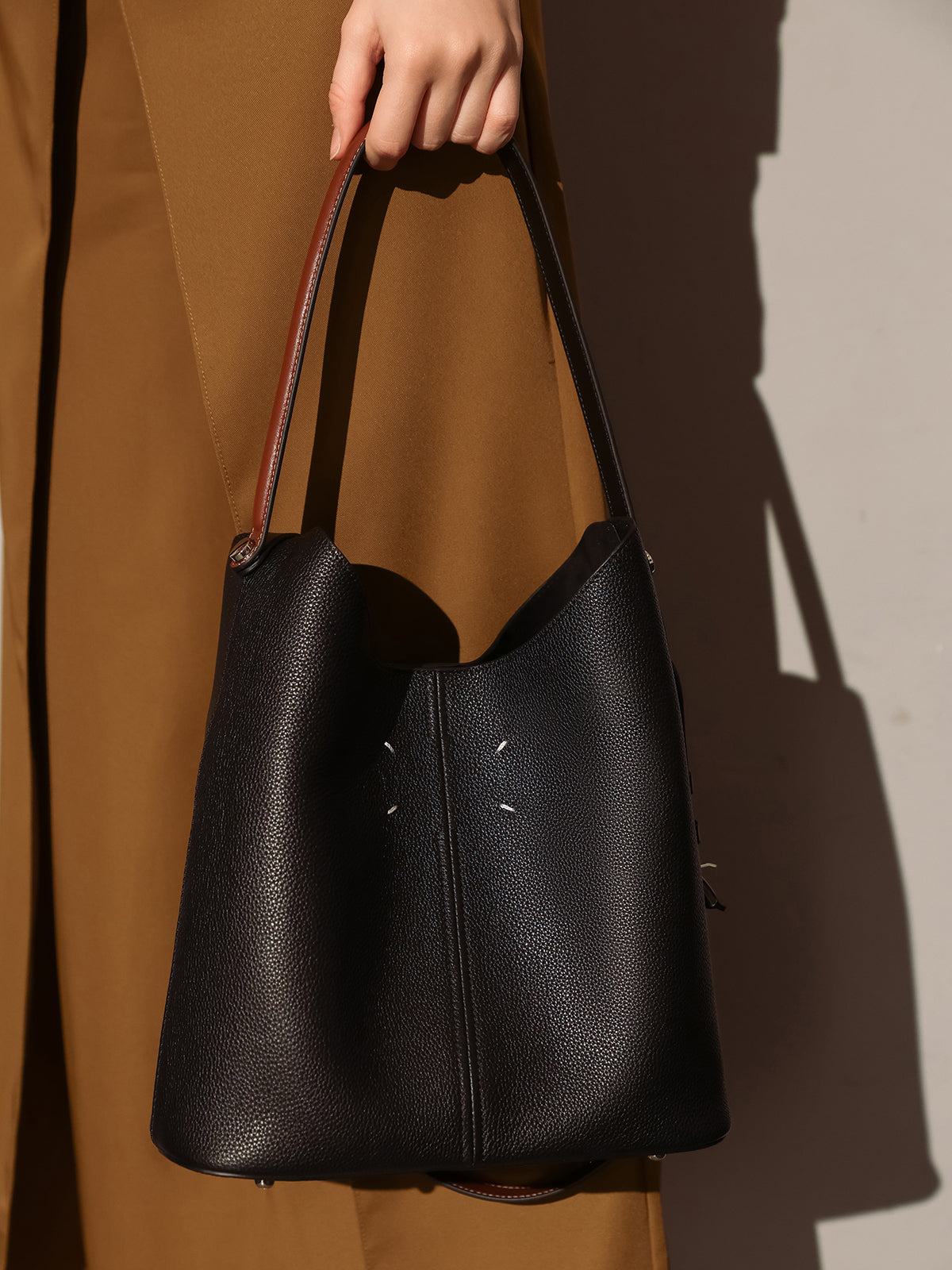 Minimalistic Spring Hobo Bucket Bag – CILELA