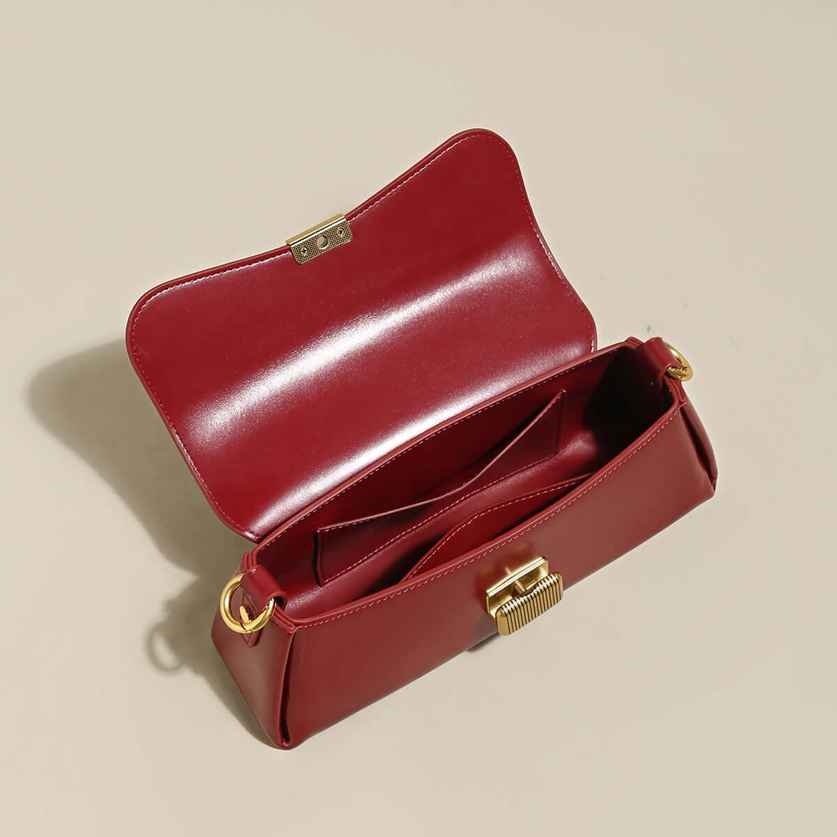 Snappy Flap Clutch Bag – Chic & Versatile